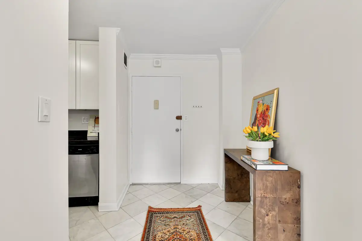 Home staging at 1239 Vermont Ave NW #508, photo 2 of 6