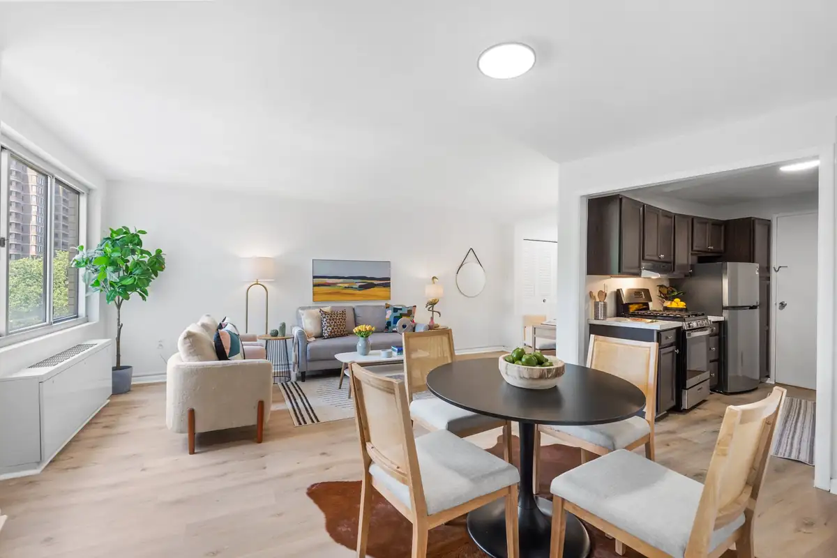 10201 Grosvenor Pl 703 - 0024.jpg