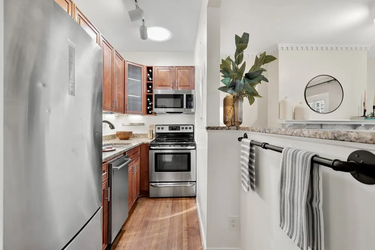 2339 Ashmead Pl NW 5-0017.jpg
