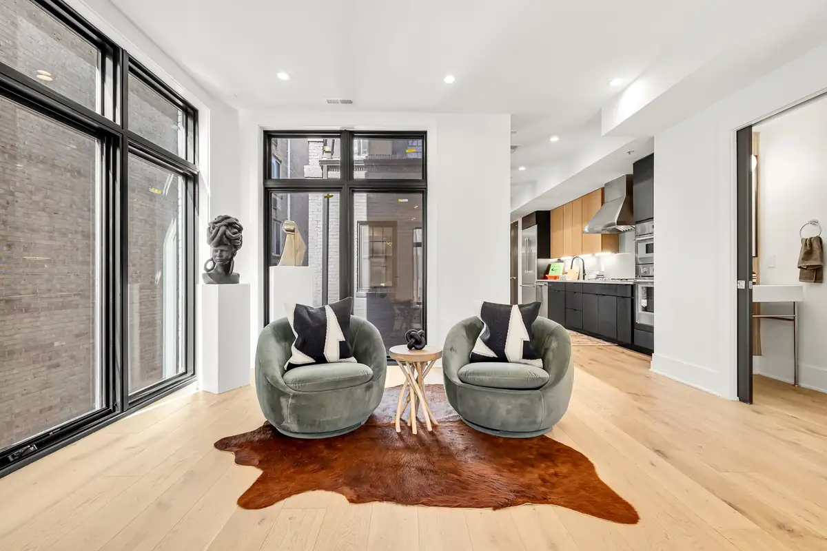 Home staging at 1460 Rhode Island Ave NW P8