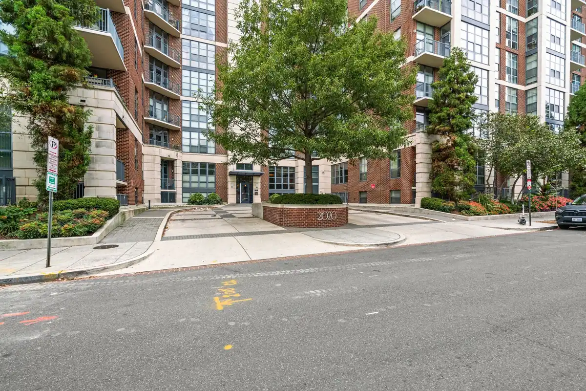 2020 12th St NW T10-57.jpg