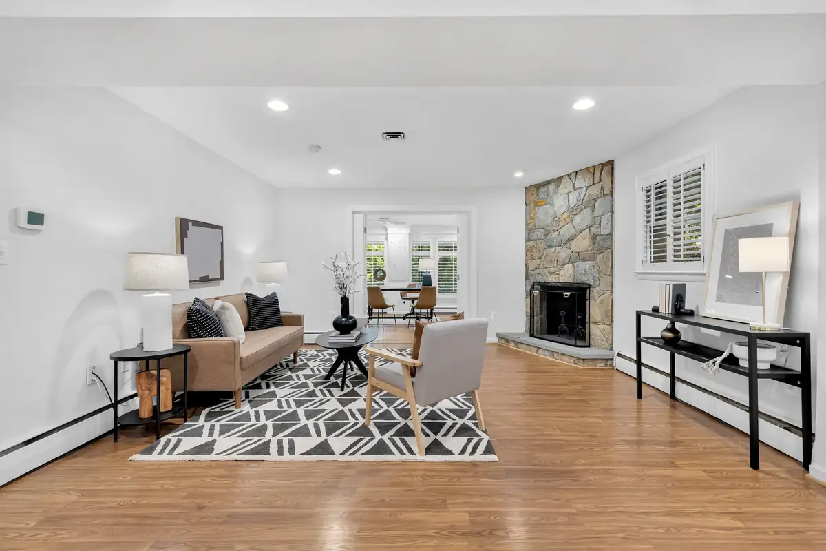 3701 23rd St N-0041.jpg