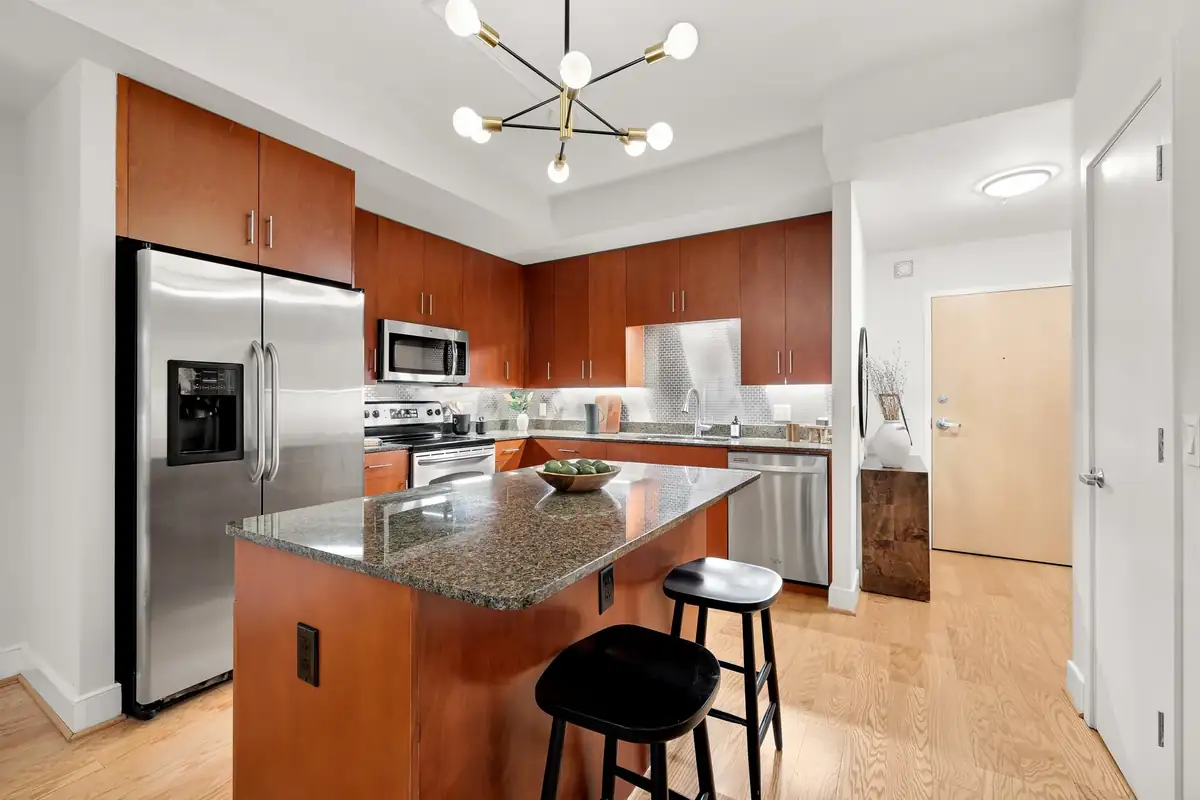 910 M St NW 208-0013.jpg