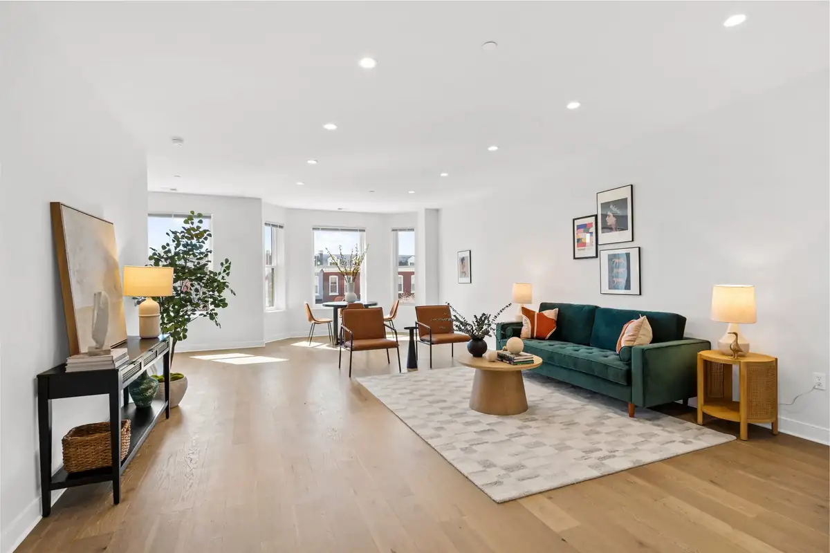 Home staging at 1015 - 1021 Spring Rd NW