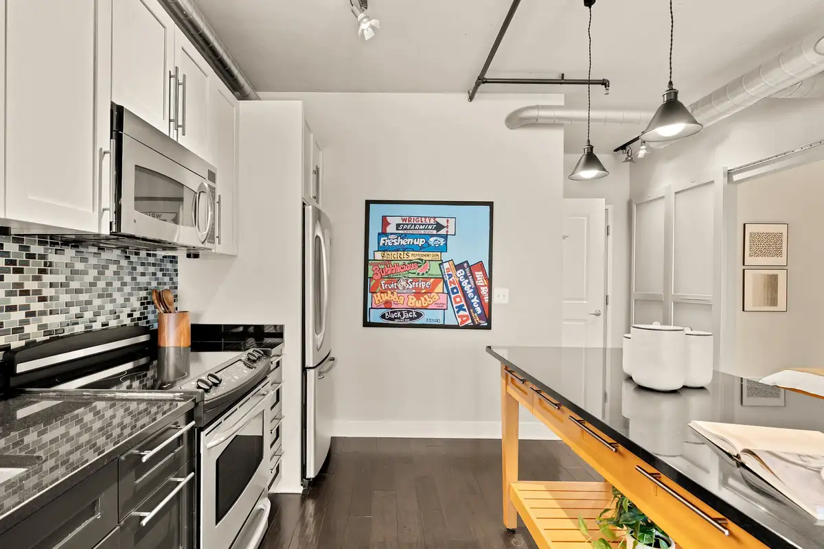 2125 14th St NW 427-0019.jpg