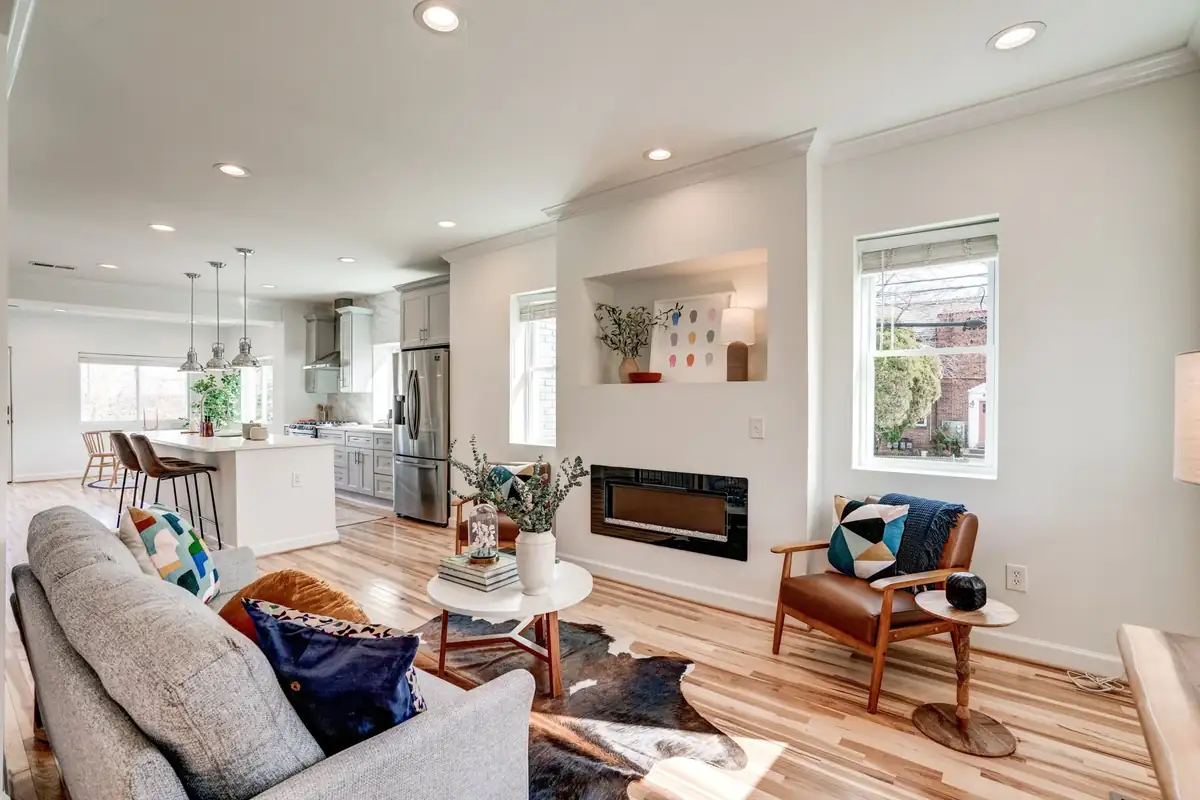 Home staging at 401 Delafield Pl NW