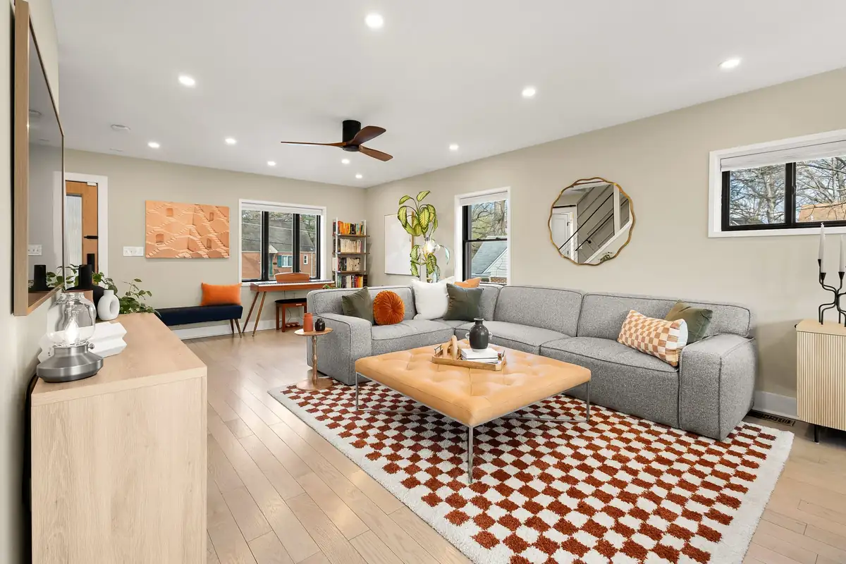 8215 Roanoke Ave Reshoot-0011.jpg