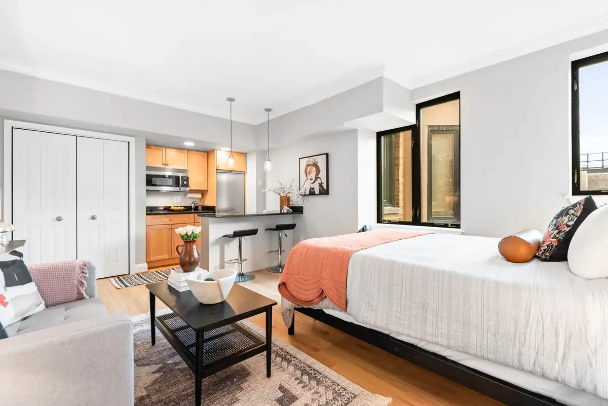 29-web-or-mls-1701 16th Street NW #807-29.jpg