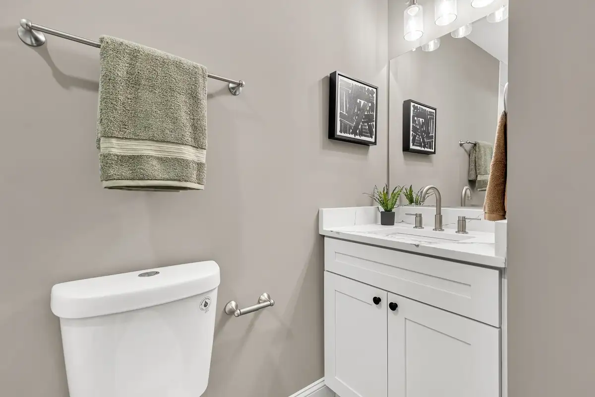 1117 46th St NE-0019.jpg