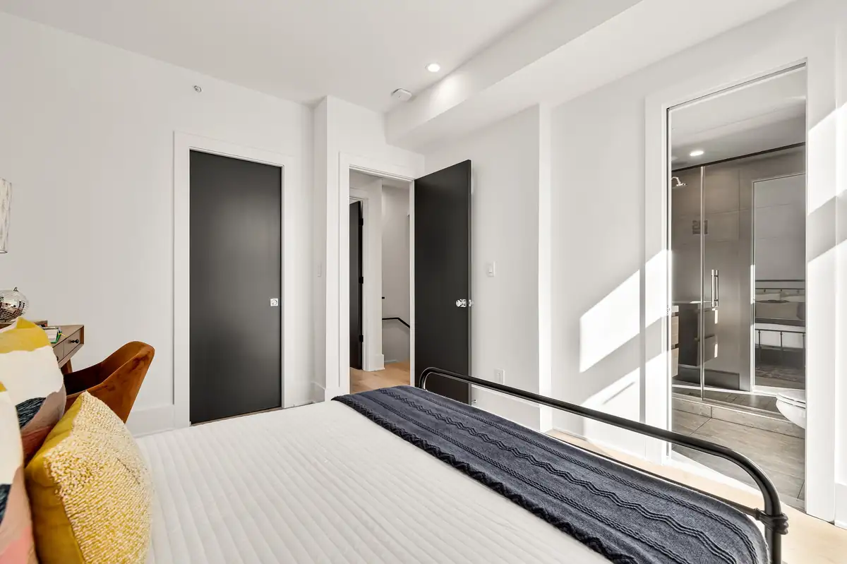 1460 Rhode Island Ave NW P8-0042.jpg