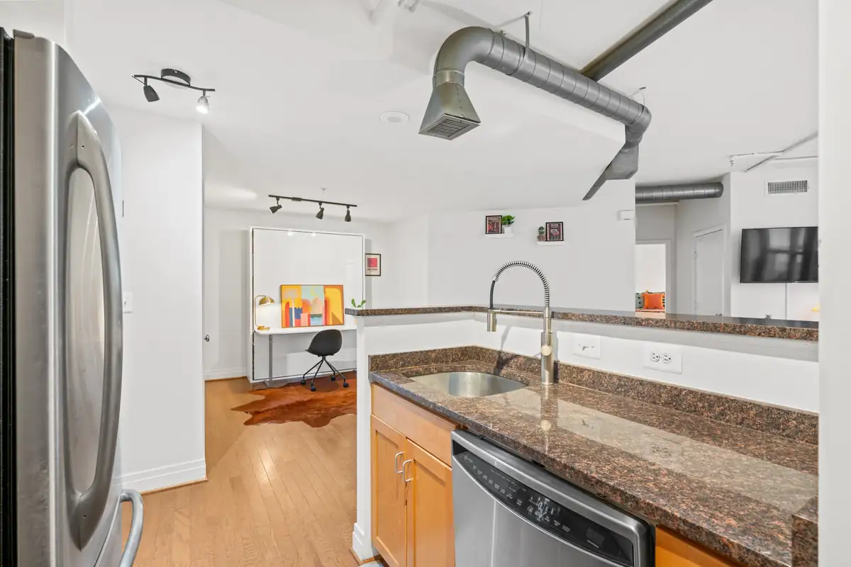 2020 12th St NW T10-44.jpg