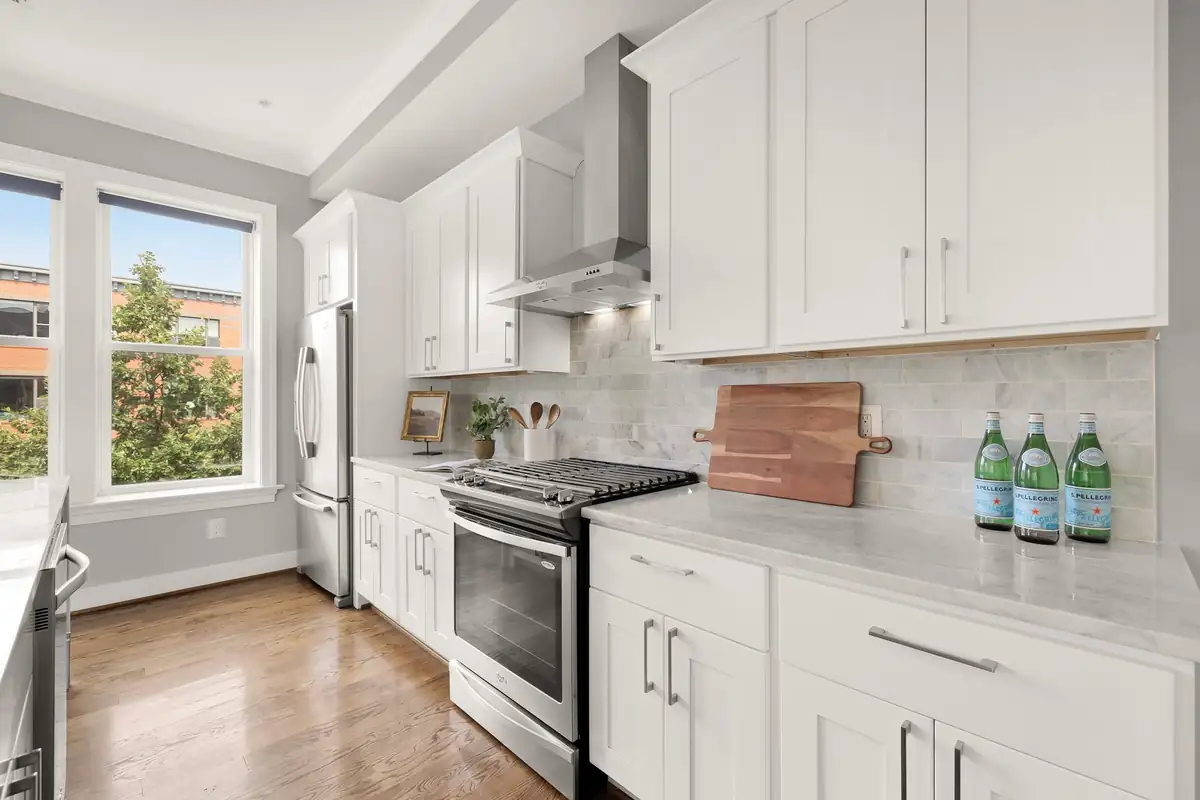 1401 K St SE 3-0017.jpg
