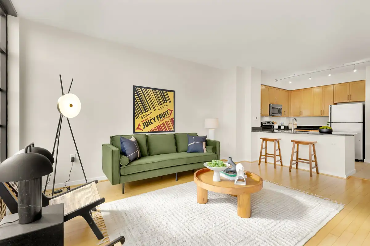 437 New York Ave NW 906-0022.jpg