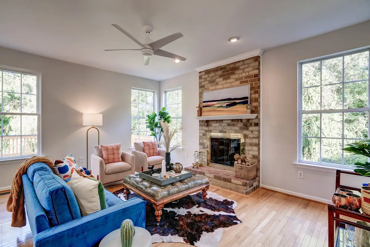 1926 Carters Grove Dr_0038.jpg