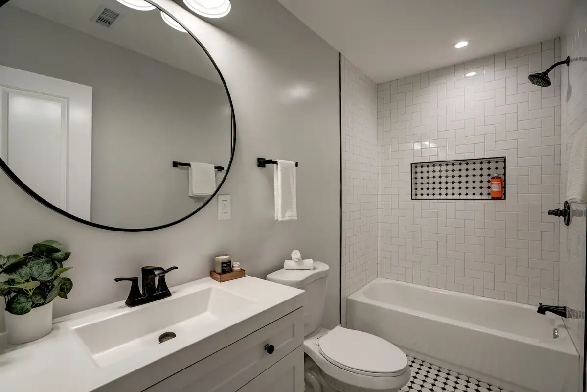 716 Kearny St NE-33.jpg