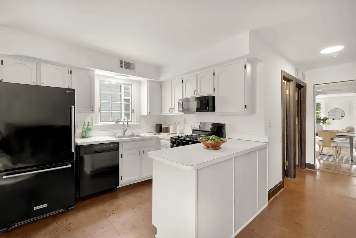 516 9th St SE-0014.jpg