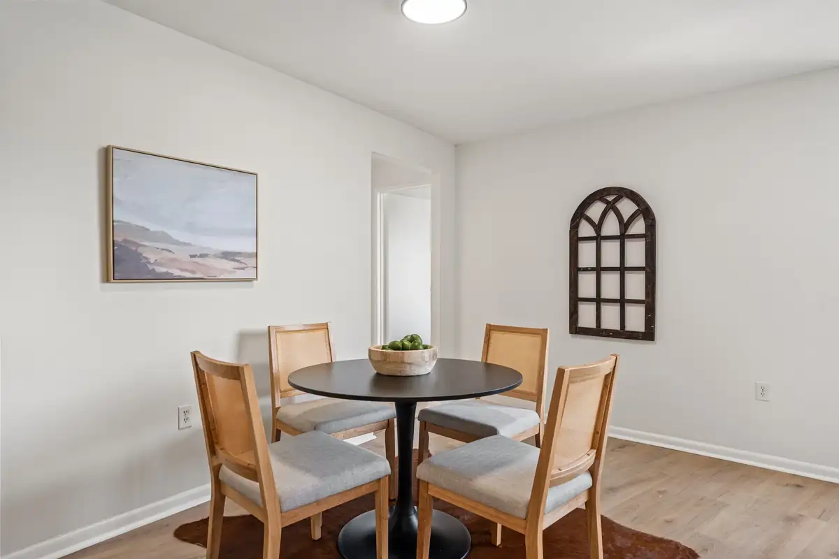 10201 Grosvenor Pl 703 - 0012.jpg