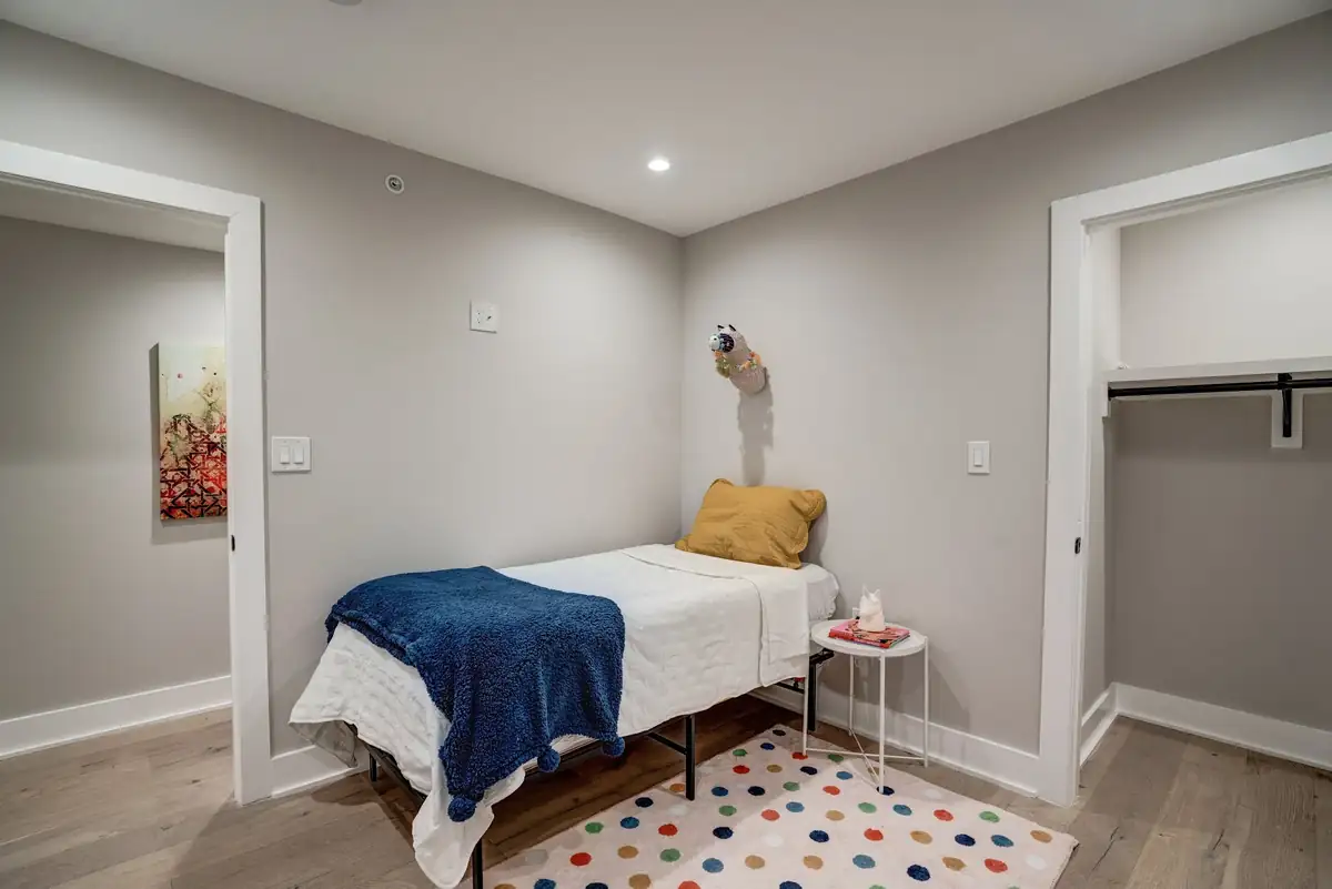 716 Kearny St NE-32.jpg