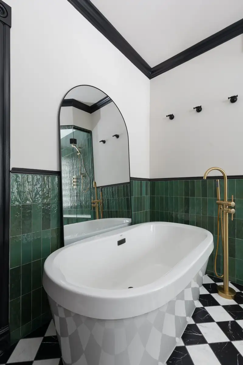 1486 Newton St NW-0014.jpg