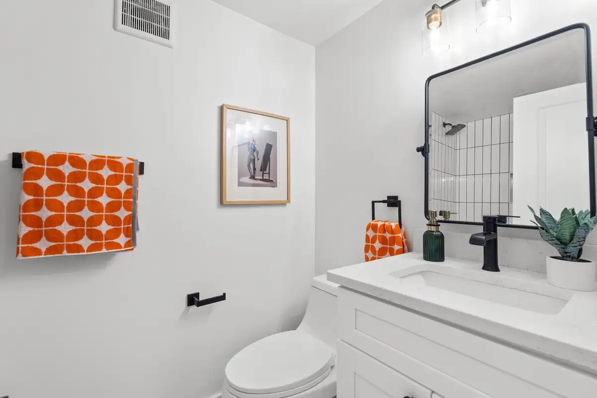 1515 Jonathan St - 0061.jpg