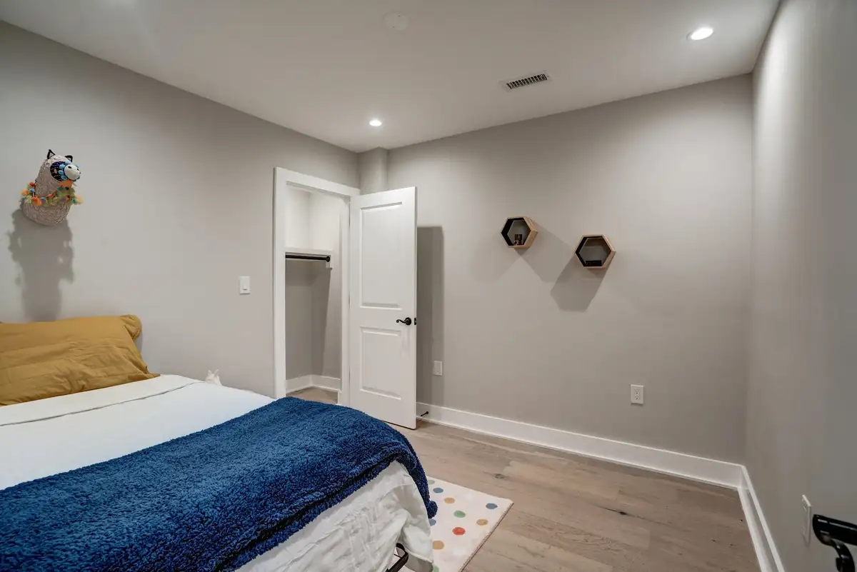 716 Kearny St NE-31.jpg