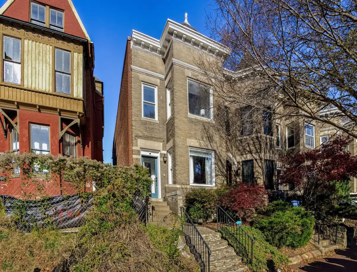 417 T Street Northwest-print-002-025-0002-4200x3207-300dpi.jpg