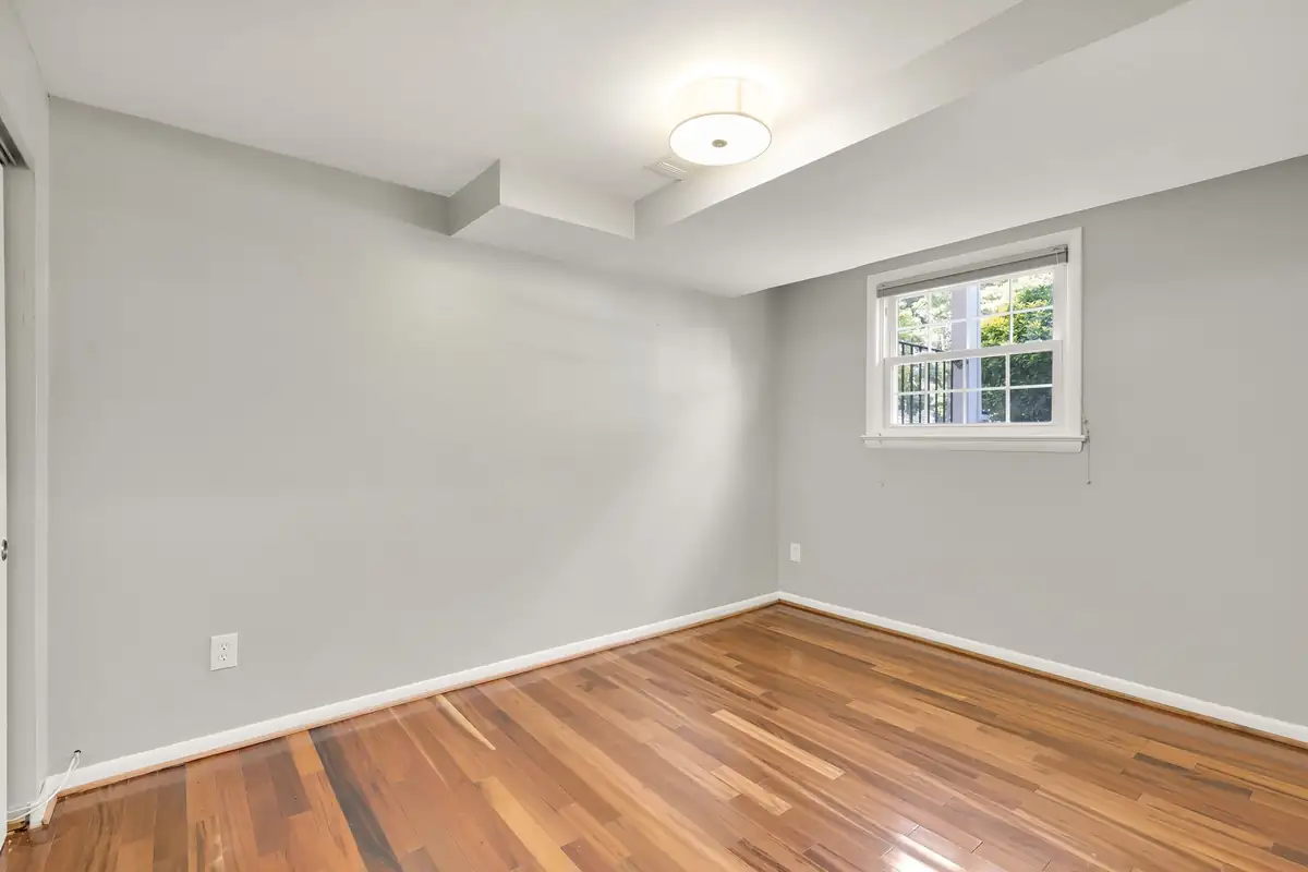 3424 Ramsgate Terrace-0038.jpg