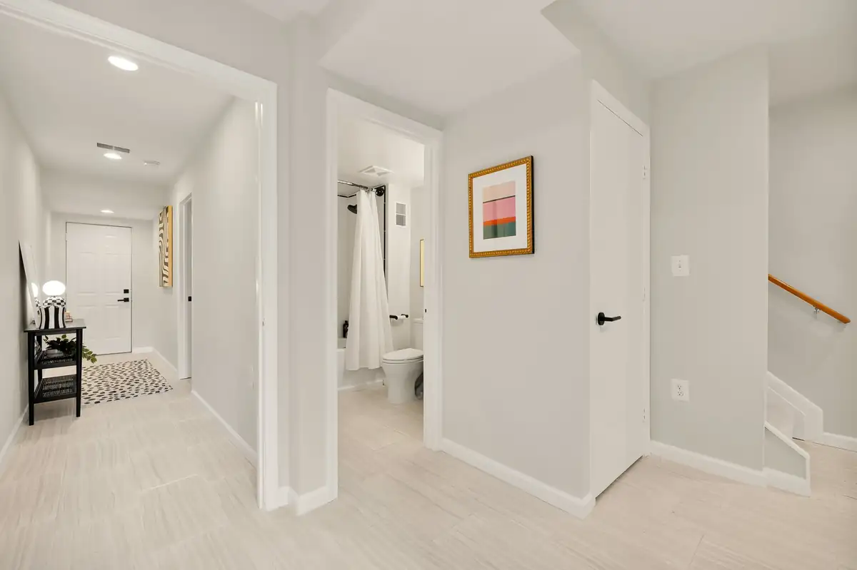 3217 13th St NW 1-0026.jpg