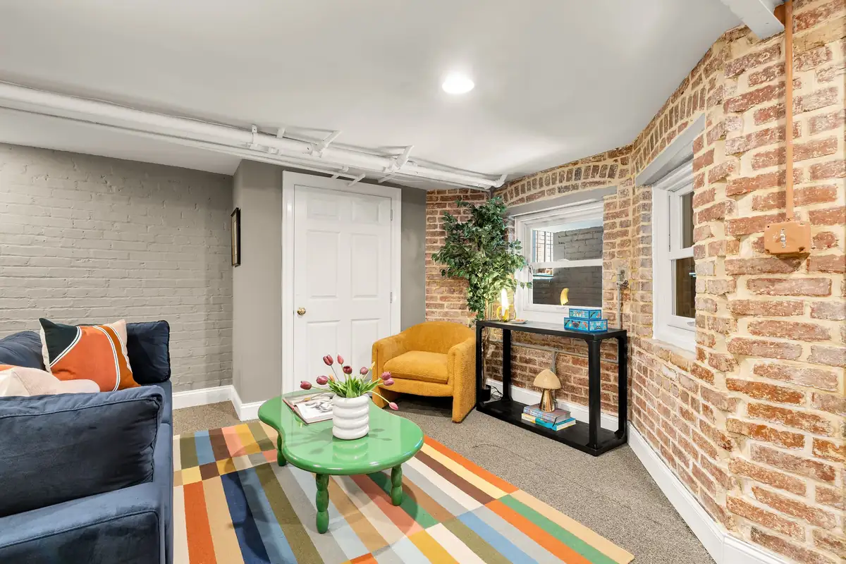 61 W St NW-0041.jpg