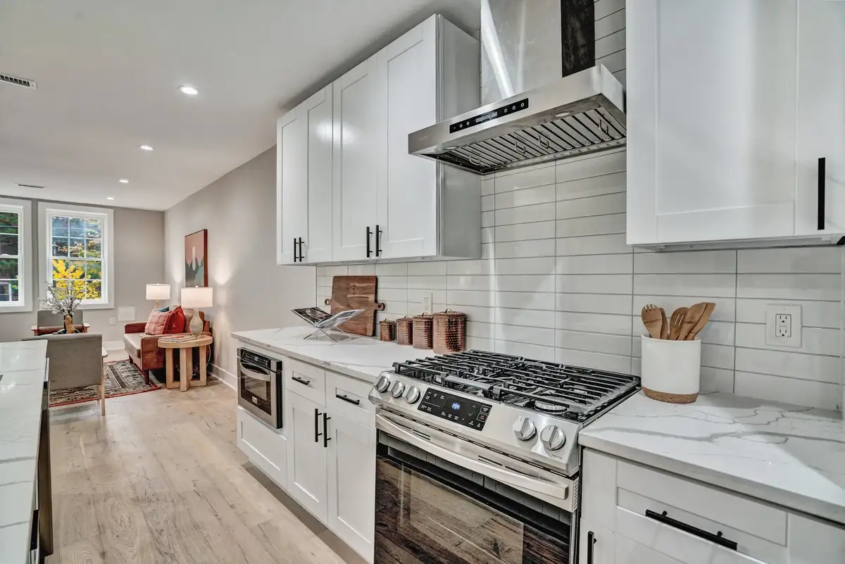 716 Kearny St NE-26.jpg