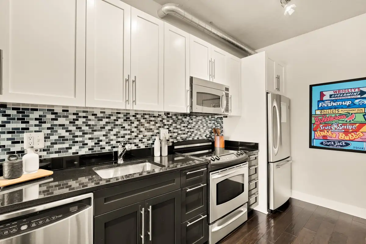 2125 14th St NW 427-0017.jpg