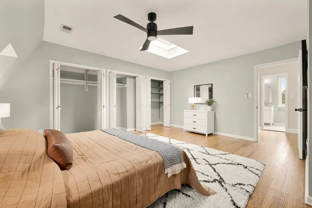 425 6th St NE-0051.jpg