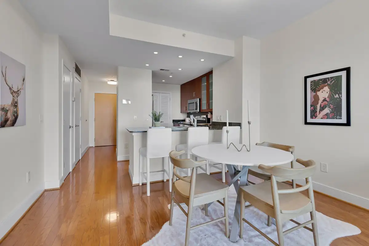 910 M St NW 801-0012.jpg