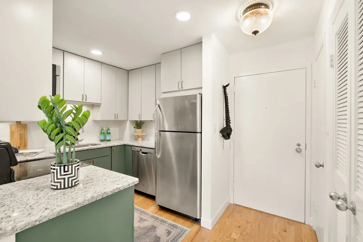 2440 16th St NW 507-0005.jpg