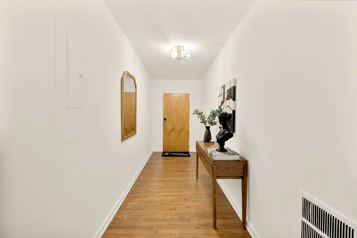 1651 Lamont St NW 1E-0004.jpg