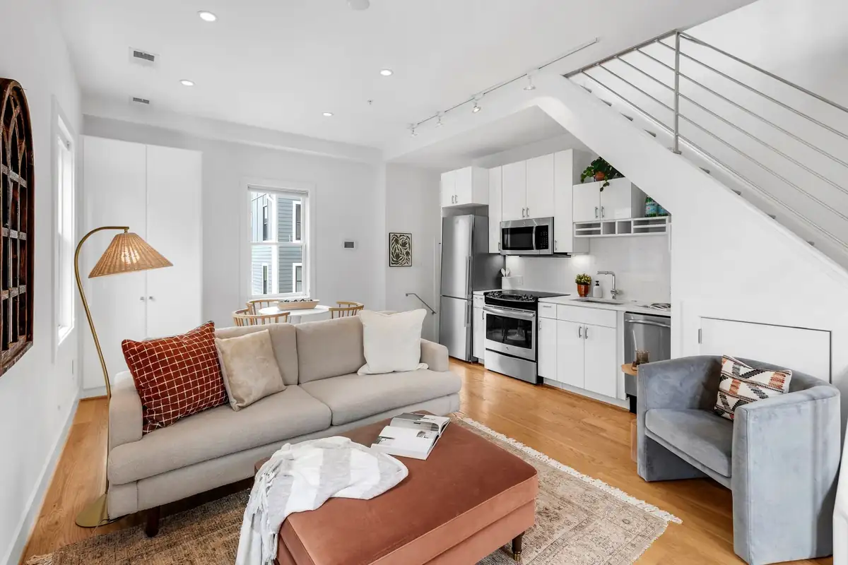 Home staging at 1211 G St SE #13