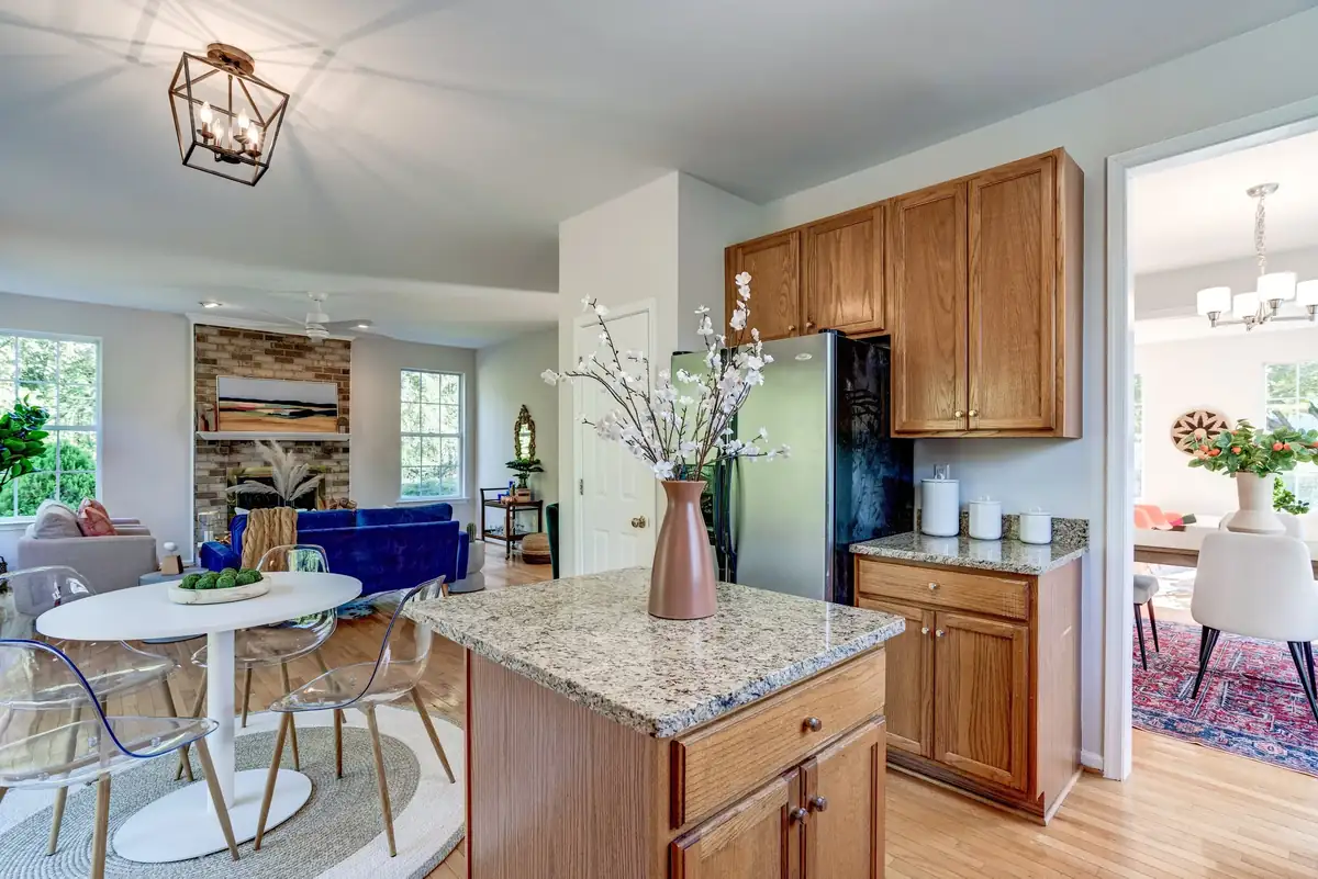 1926 Carters Grove Dr_0035.jpg