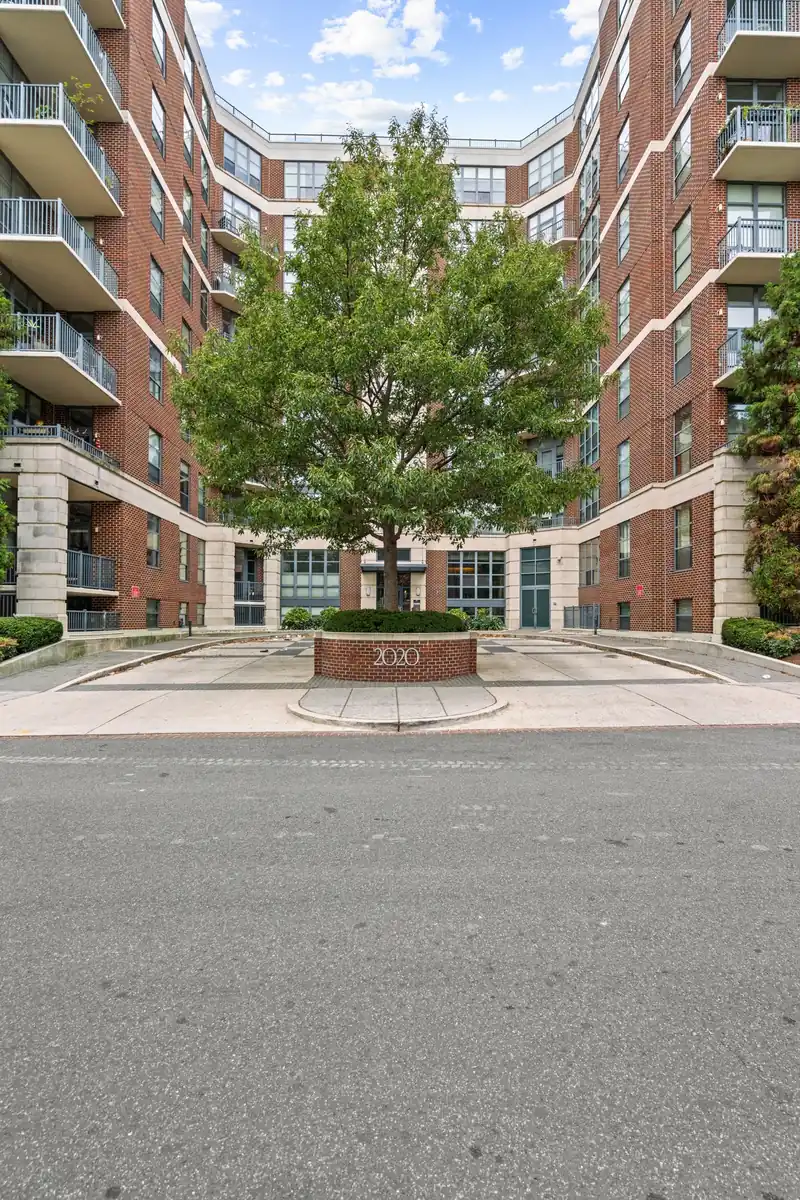 2020 12th St NW T10-59.jpg
