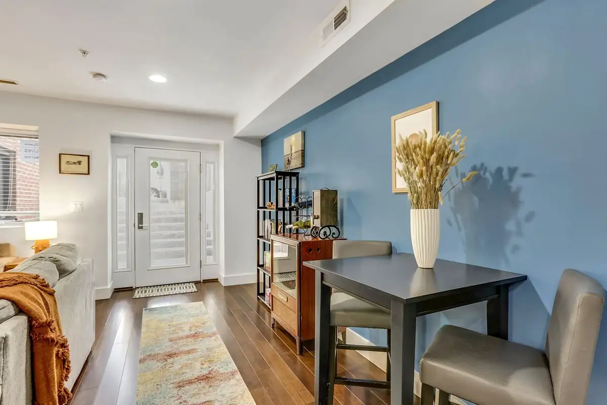 Home staging at Augmenting the Sellers Existing Furniture, photo 89 of 103