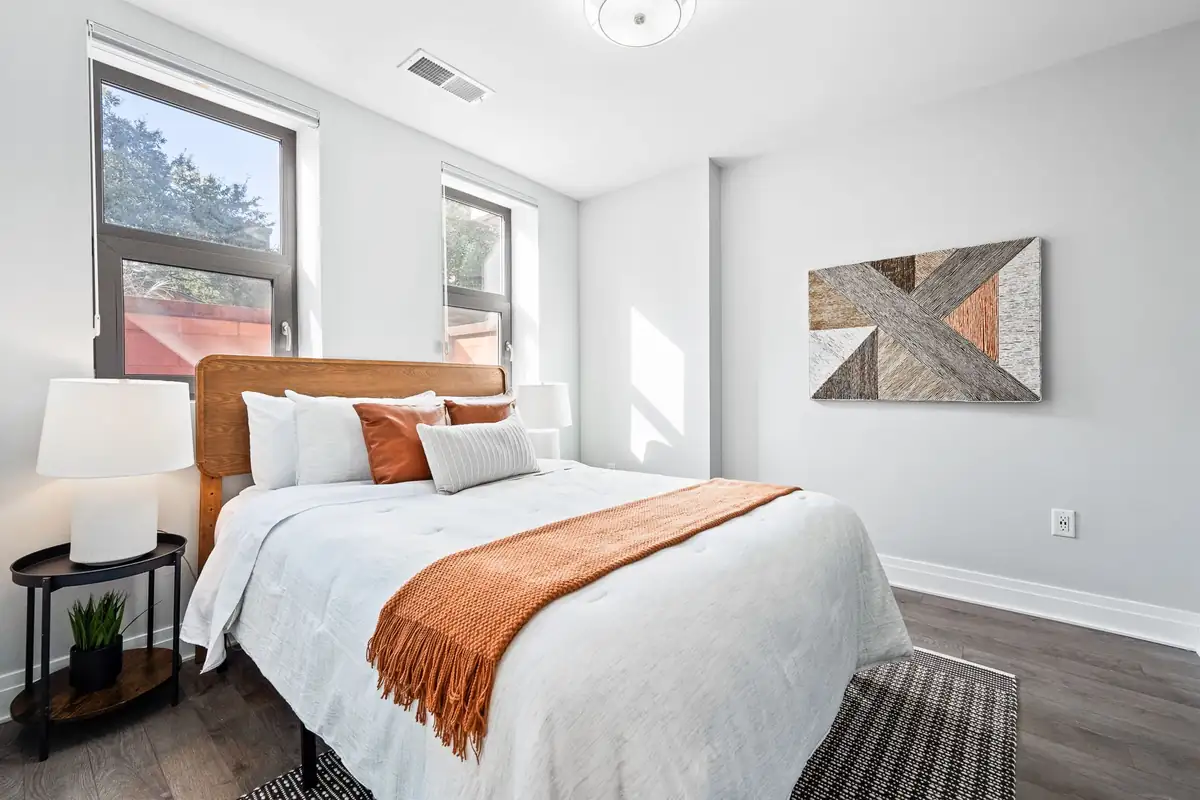 Home staging at 900 11th St SE #G07