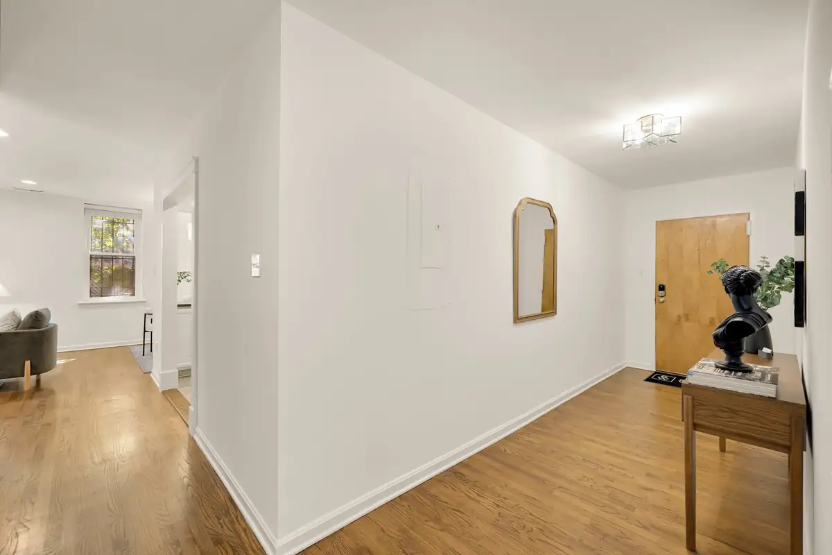 1651 Lamont St NW 1E-0005.jpg