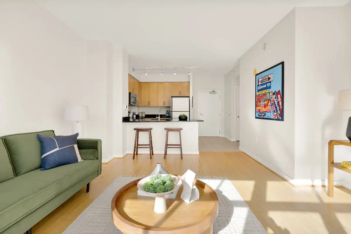 437 New York Ave NW 906-0023.jpg