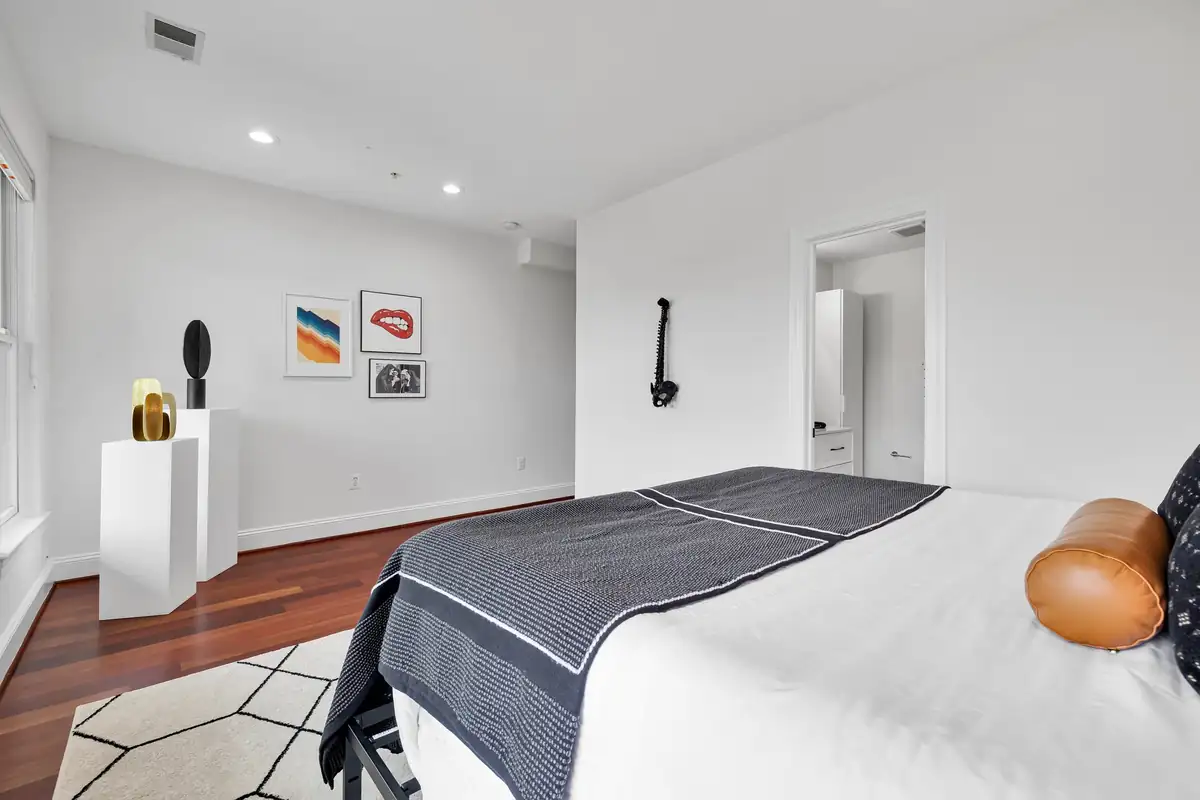 2132 11th St NW 2-0030.jpg