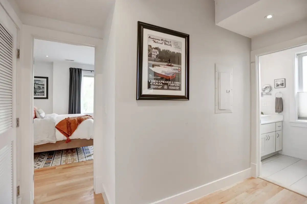 Home staging at Augmenting the Sellers Existing Furniture, photo 53 of 103