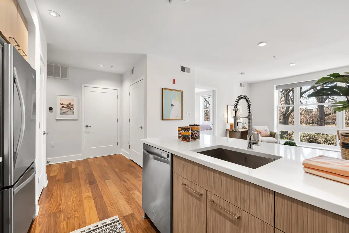 2331 15th St NW 305N-0012.jpg