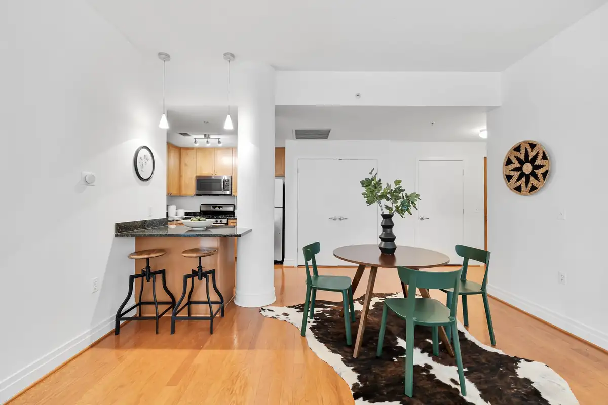 2120 Vermont Ave NW 109-0013.jpg