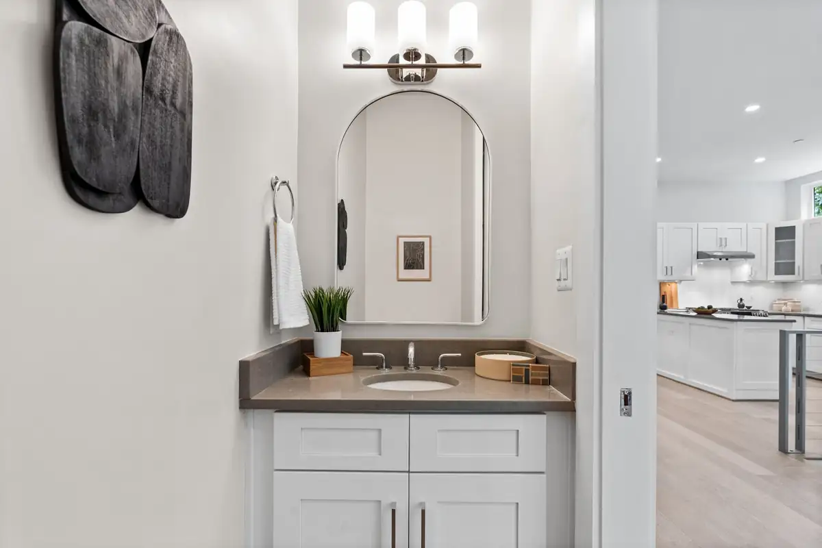 3915 Fulton St NW unit 2 - 0020.jpg