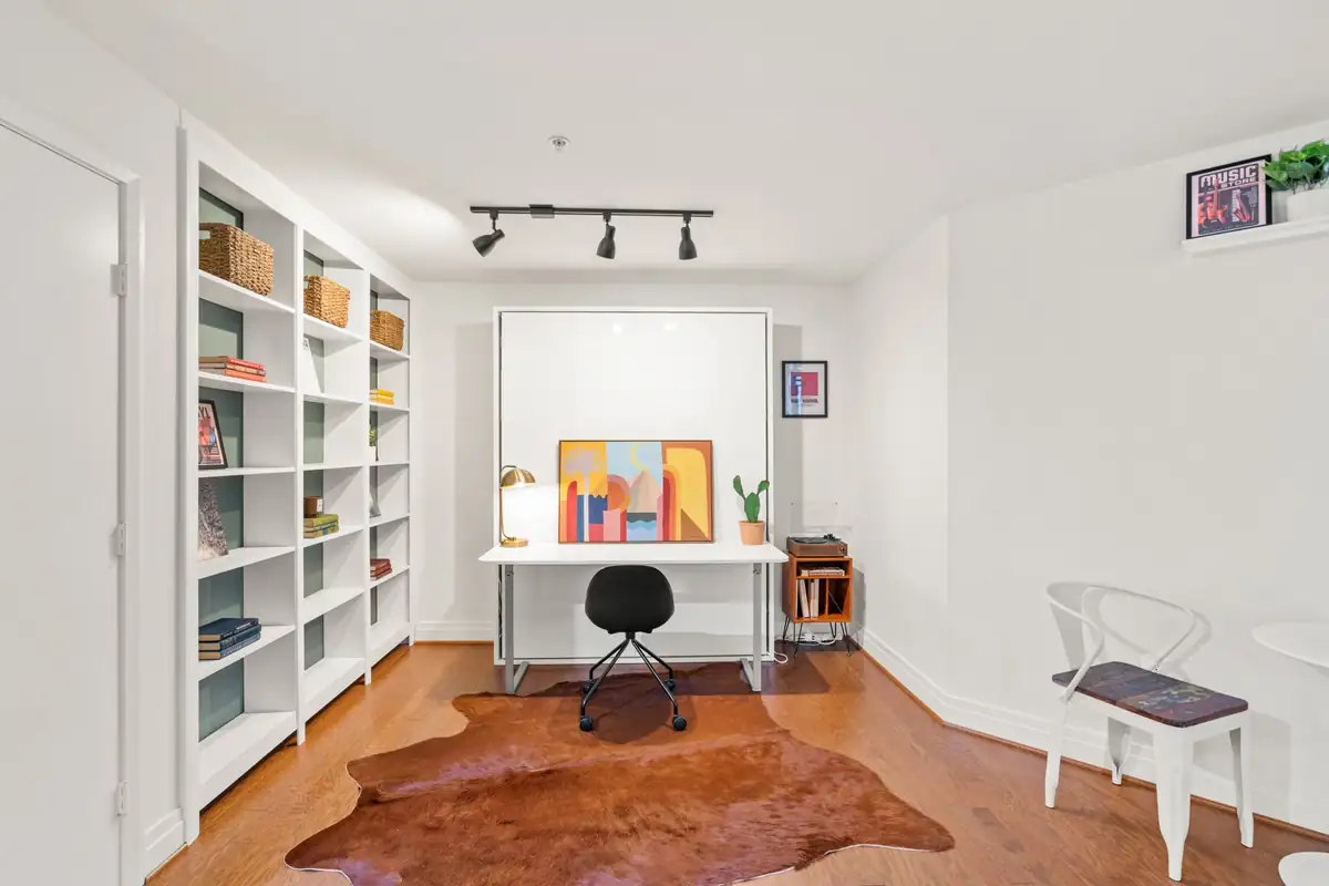 2020 12th St NW T10-24.jpg