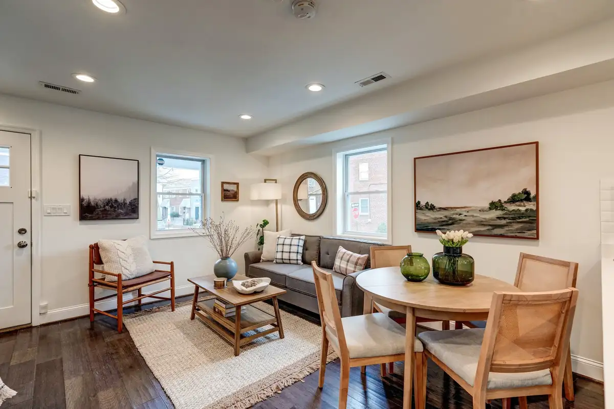 Home staging at 2000 E St NE