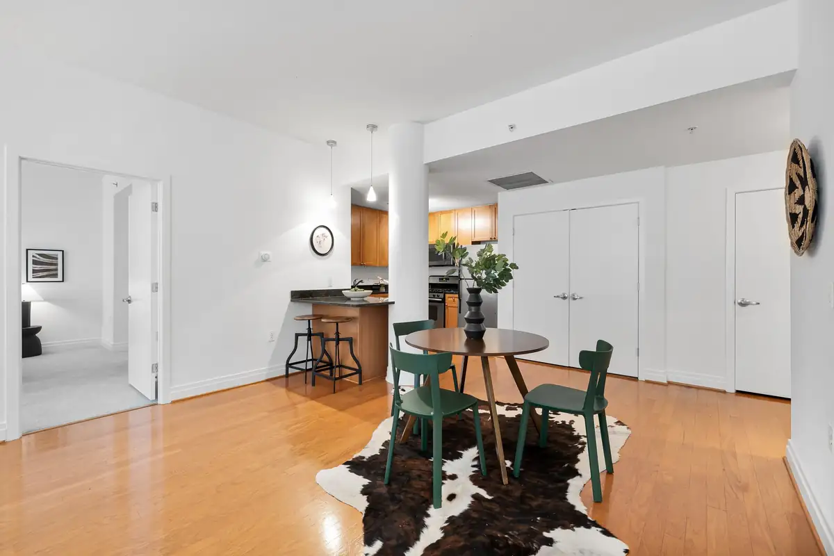 2120 Vermont Ave NW 109-0012.jpg